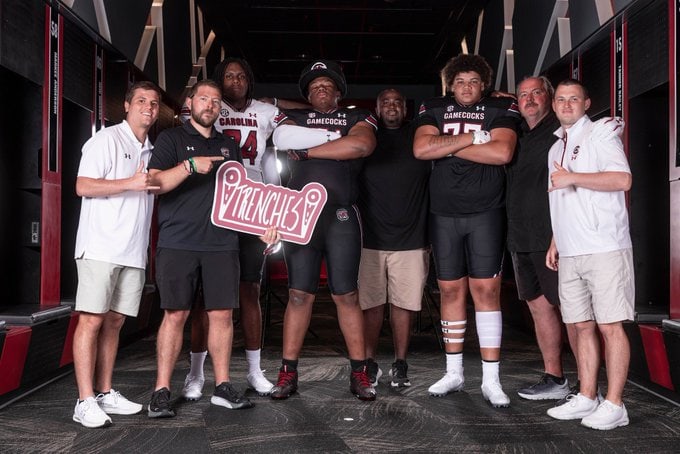 "The Great Wall Of Carolina" posing for a group photo with Lonnie Teasley, Greg Adkins, and some recruiting assistants (25th June, 2023)